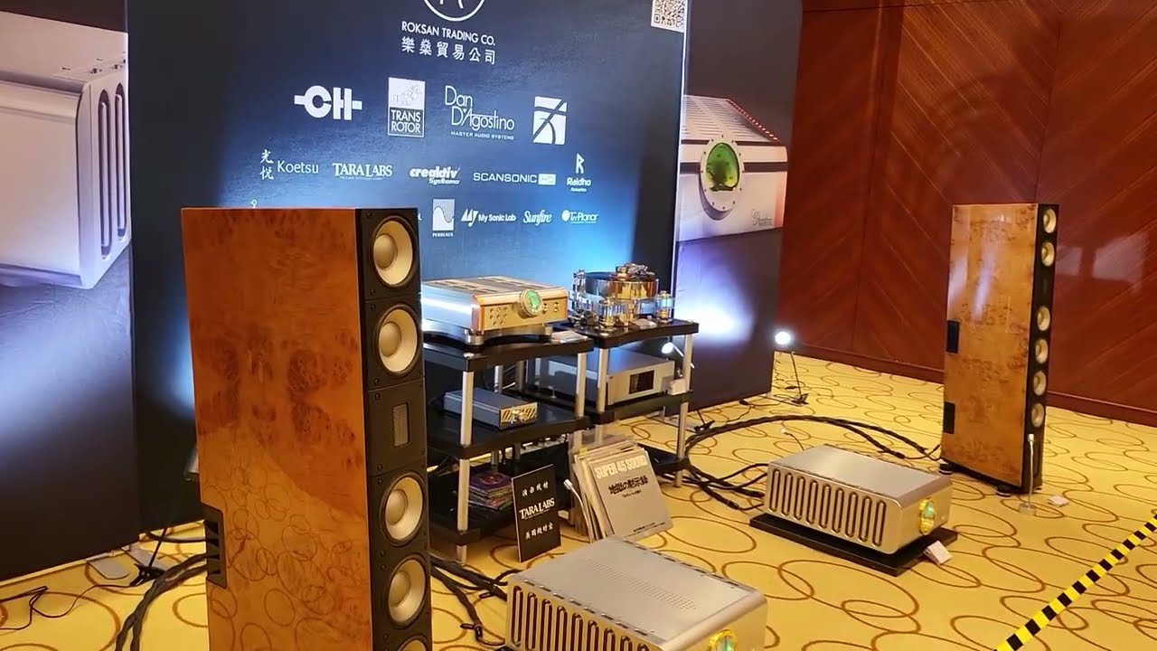 以前我不懂规矩，看展会有讲究的，第一众人聆听时不要凑近器材，第二没人时问可以拆箱