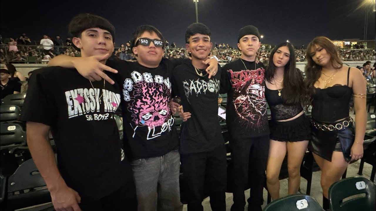 PLEBE PARTY GOES TO JUNIOR H CONCERT🤯