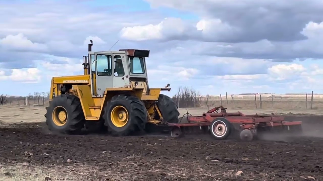 IH 4156 raw sounds from the field!
