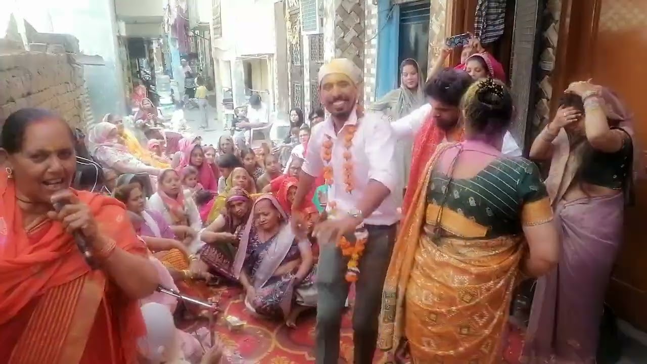 श्याम संग होली खेलते परिवार के सभी सदस्य होली का बहुत ही सुंदर भजन