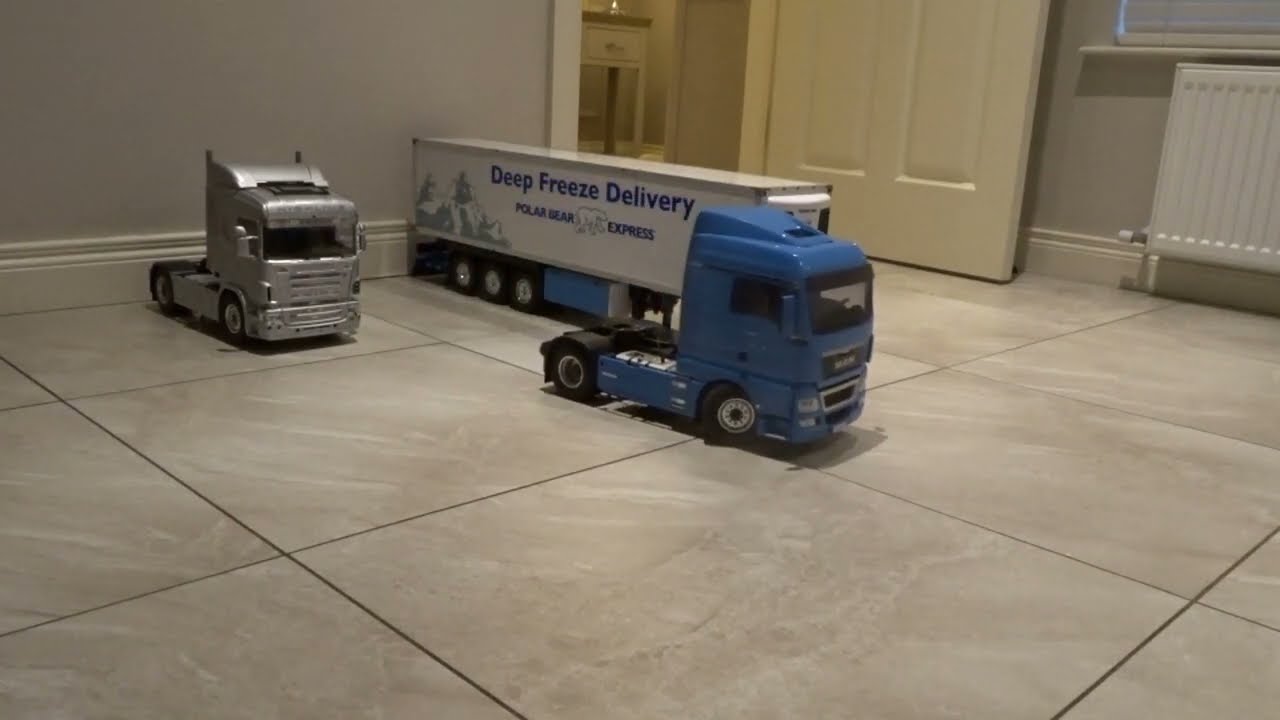 RC Truck with 1/14 Tamiya Reefer Trailer