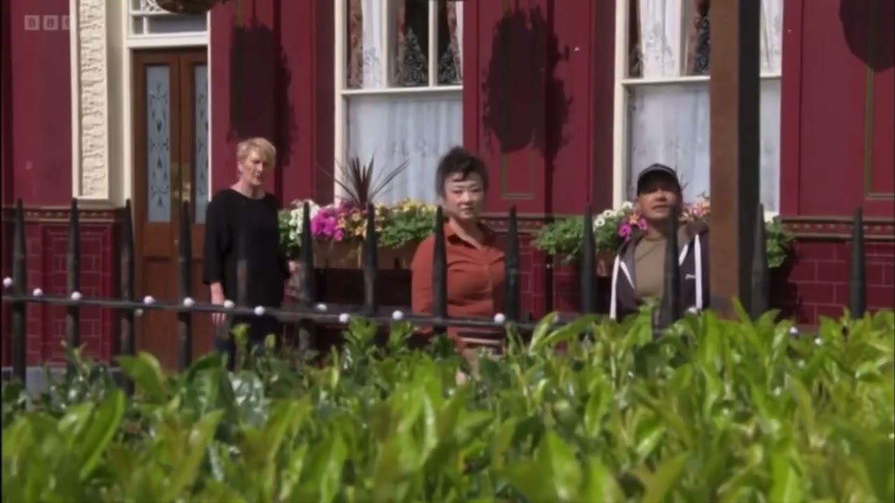 EastEnders - Kat Slater & Sharon Watts Vs. Sam Mitchell (4th October 2022)