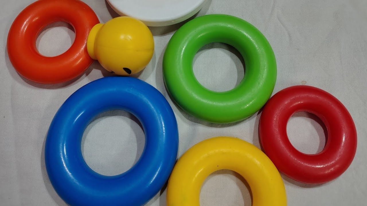 Piller ring toy 