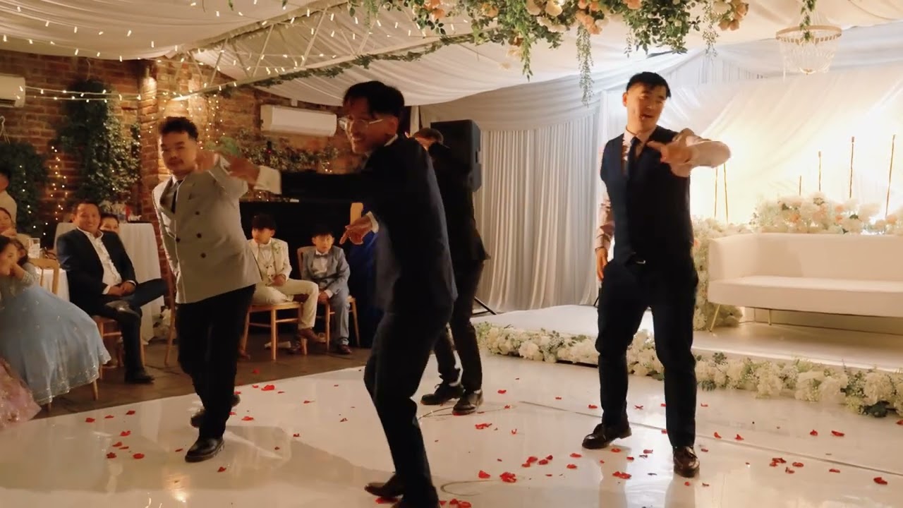 Bride's cousin Surprise wedding dance - Alina & Indra