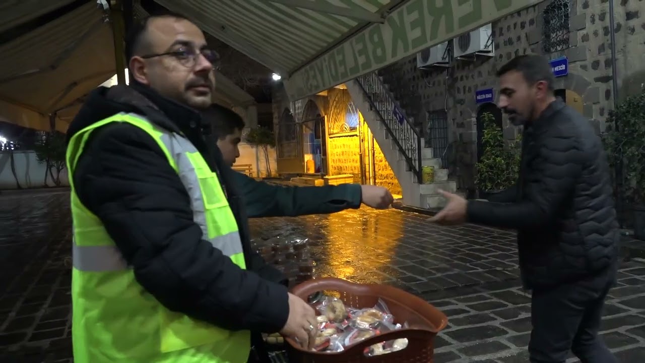 Siverek Belediyesi’nden Berat Kandili ikramı