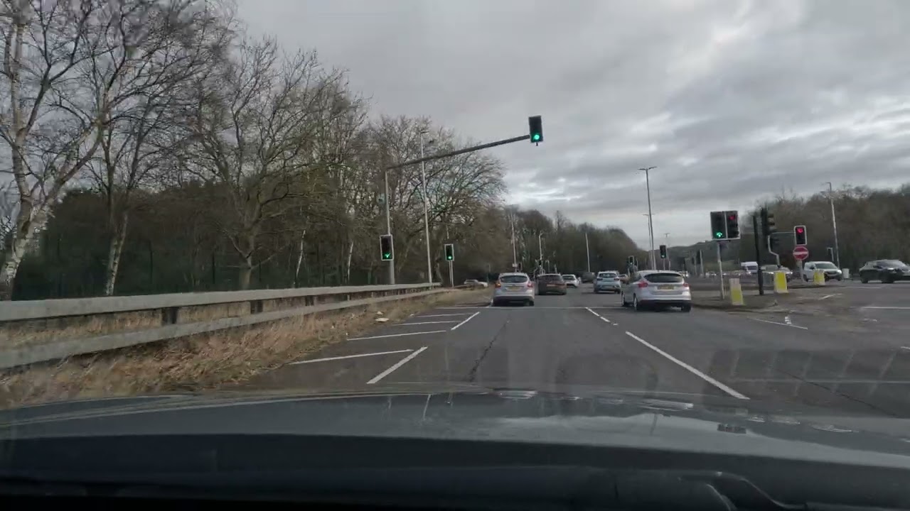 #leeds  #cyclist  #howtopassdrivingtest #learntodrive #roundabouts #drivingtestroutes #leeds