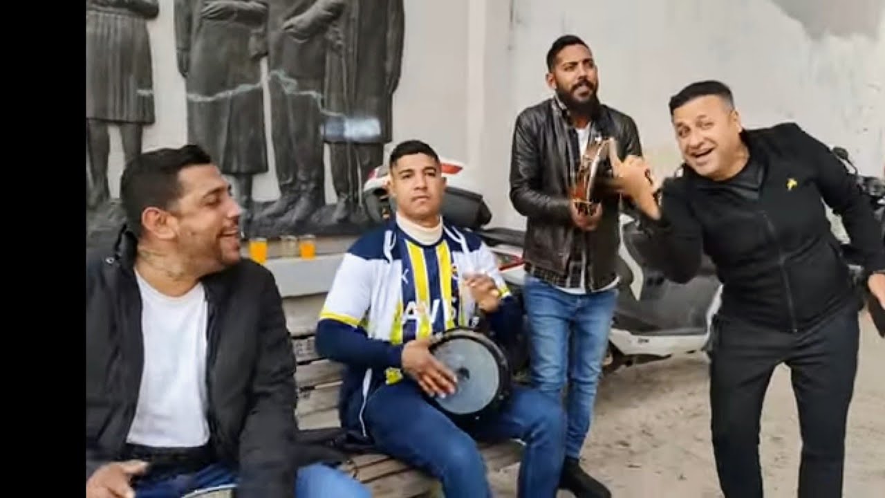Yoldan Geçen Urfalı Sedat Koç Kadıköy'ü inletti🕺🥳🌟👏✨ Harika Bir konser Kaçırmayın
