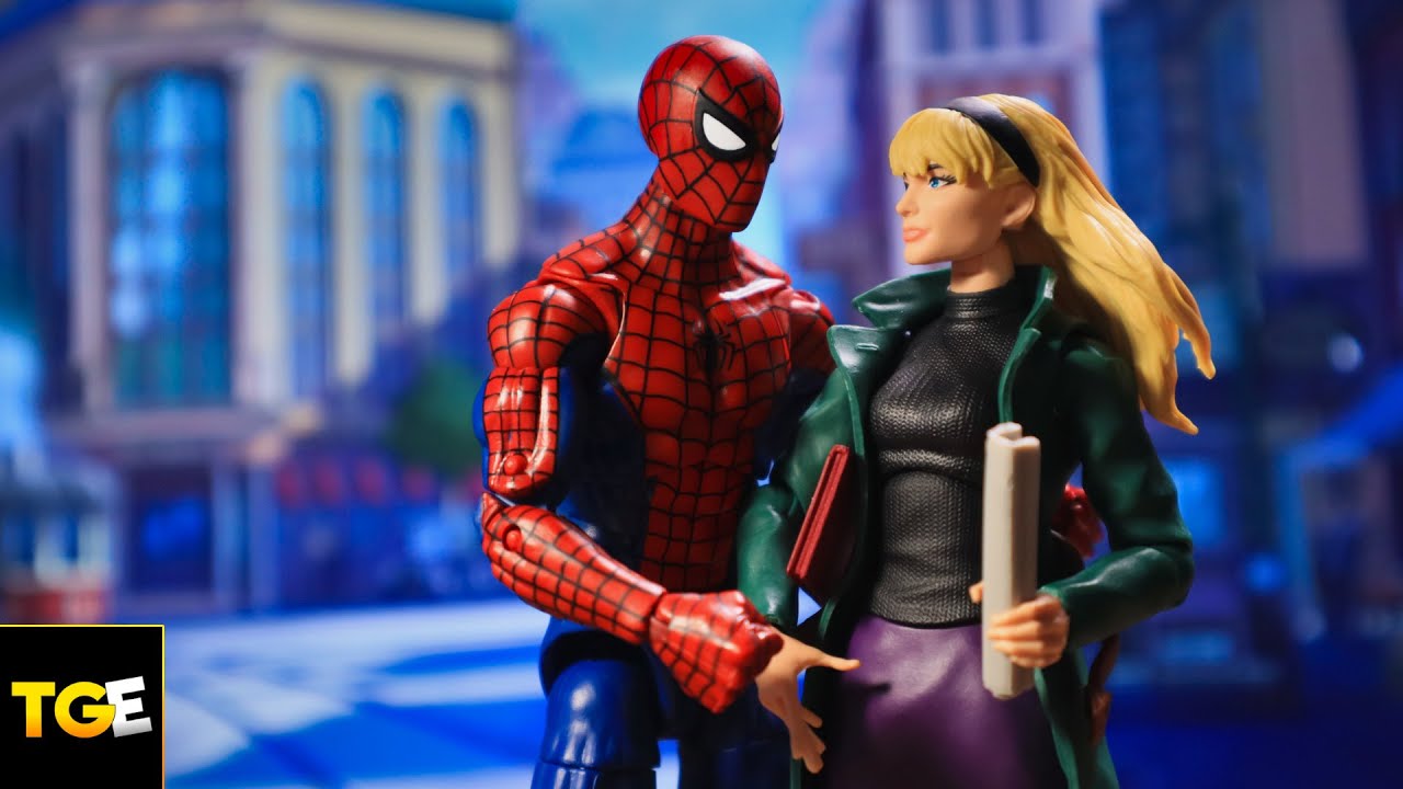 Marvel Legends Retro Spider-Man Gwen Stacy Figure Review