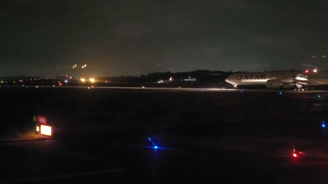 Decolagem noturna Guarulhos São Paulo Airbus A320 Latam