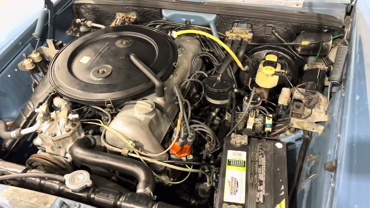 1972 Mercedes 250 Cold start 