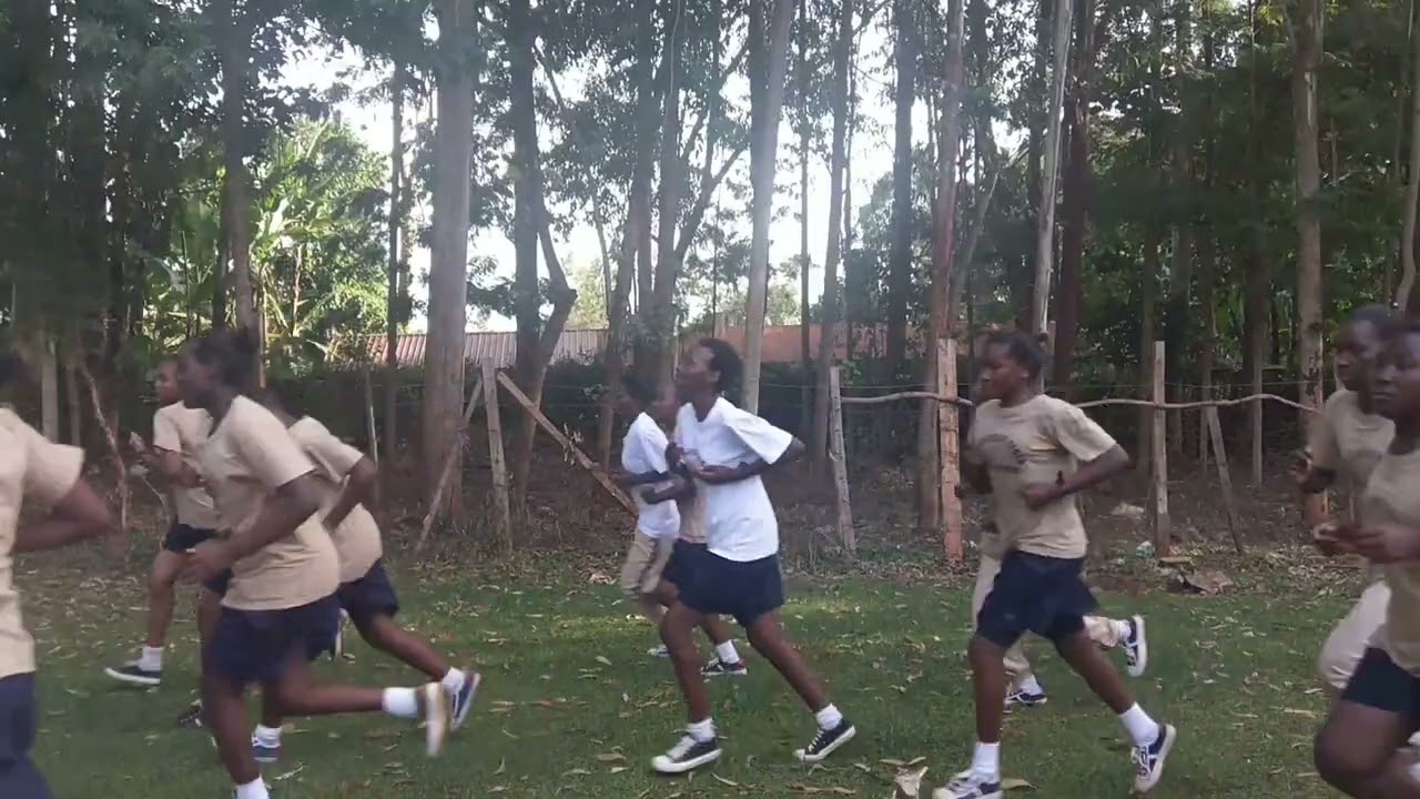 CROSS COUNTRY. KENYAN ATHLETEES. NGIRIAMBU GIRLS