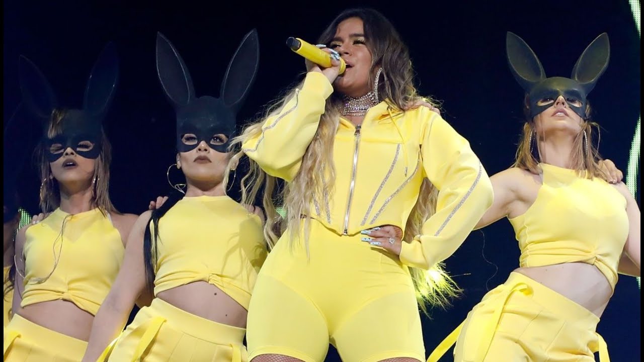 KAROL G canta TUSA en Vivo 🎤Los Angeles Calibash 2020.