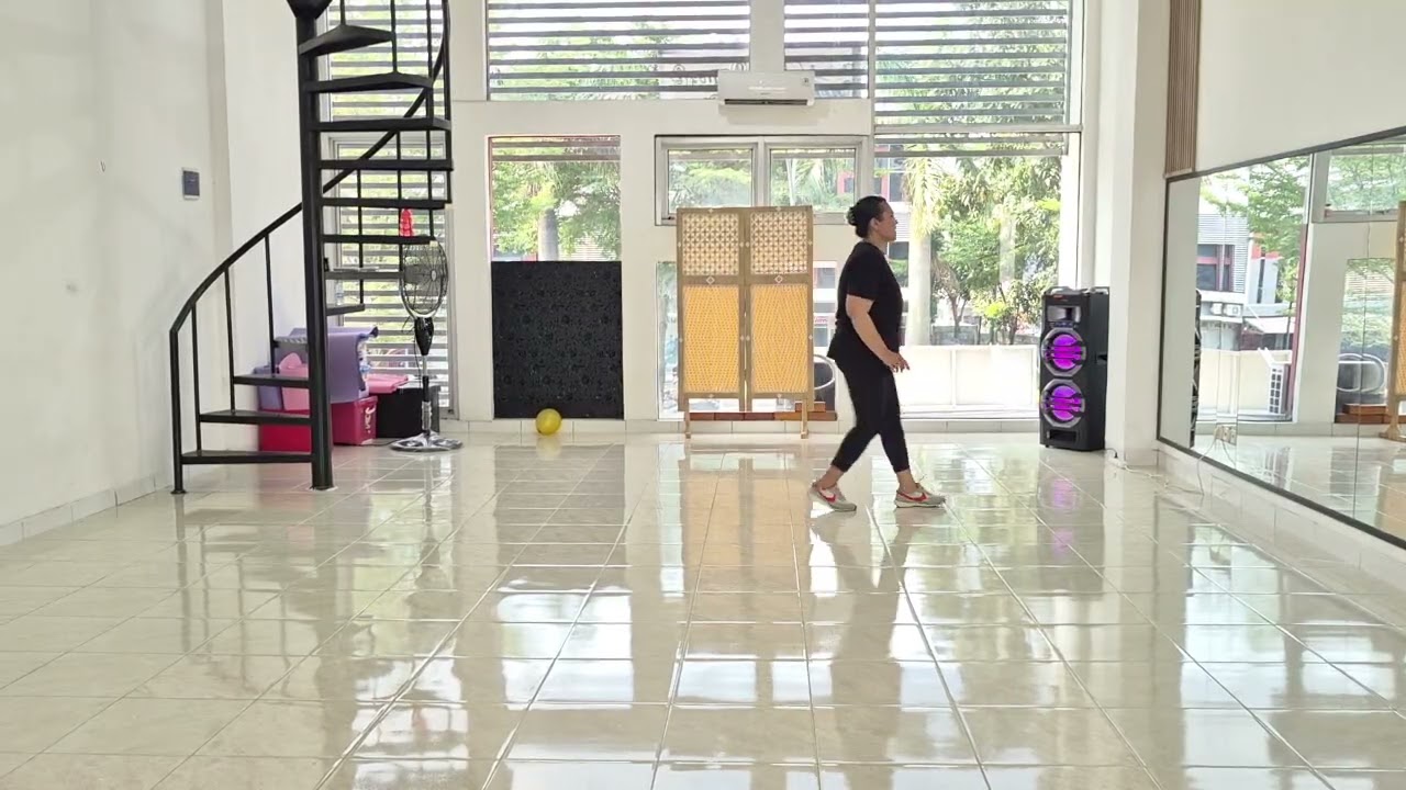 SAMA SAMA SUKA REMIX Line Dance#Choreo Dwi Kusumawati
