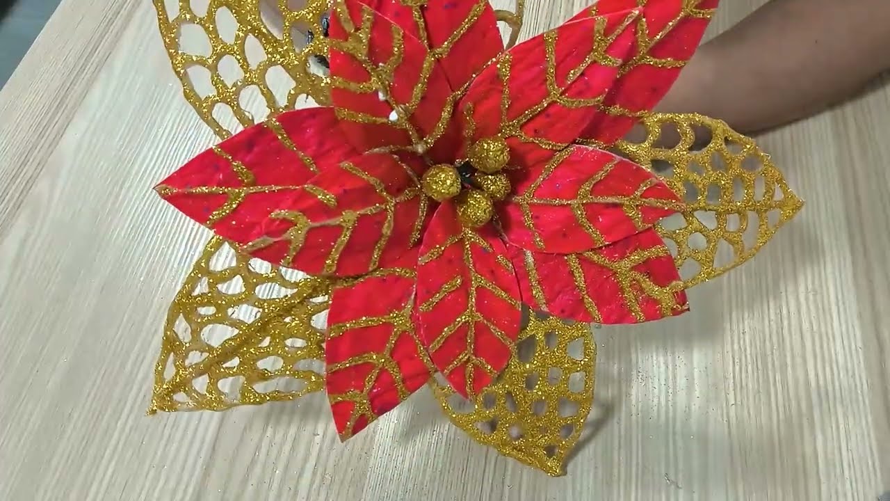 FLOR NAVIDEÑA con SILICONA y PAPEL