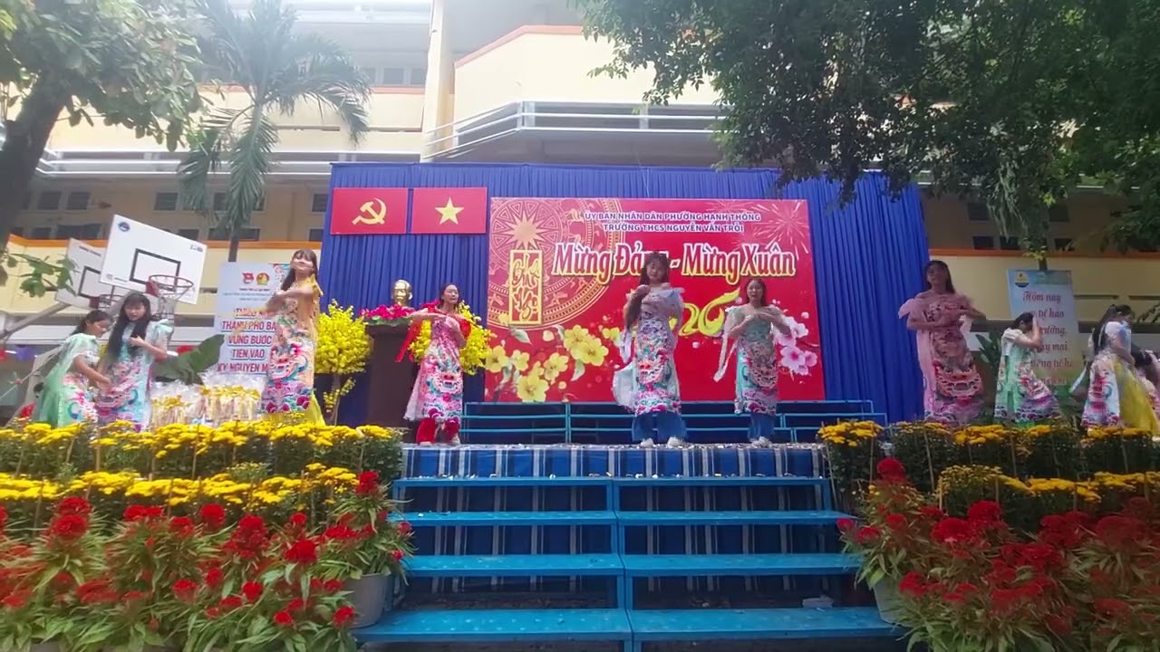 Văn nghệ Xuân 2026 lớp 8.11 thầy Khải