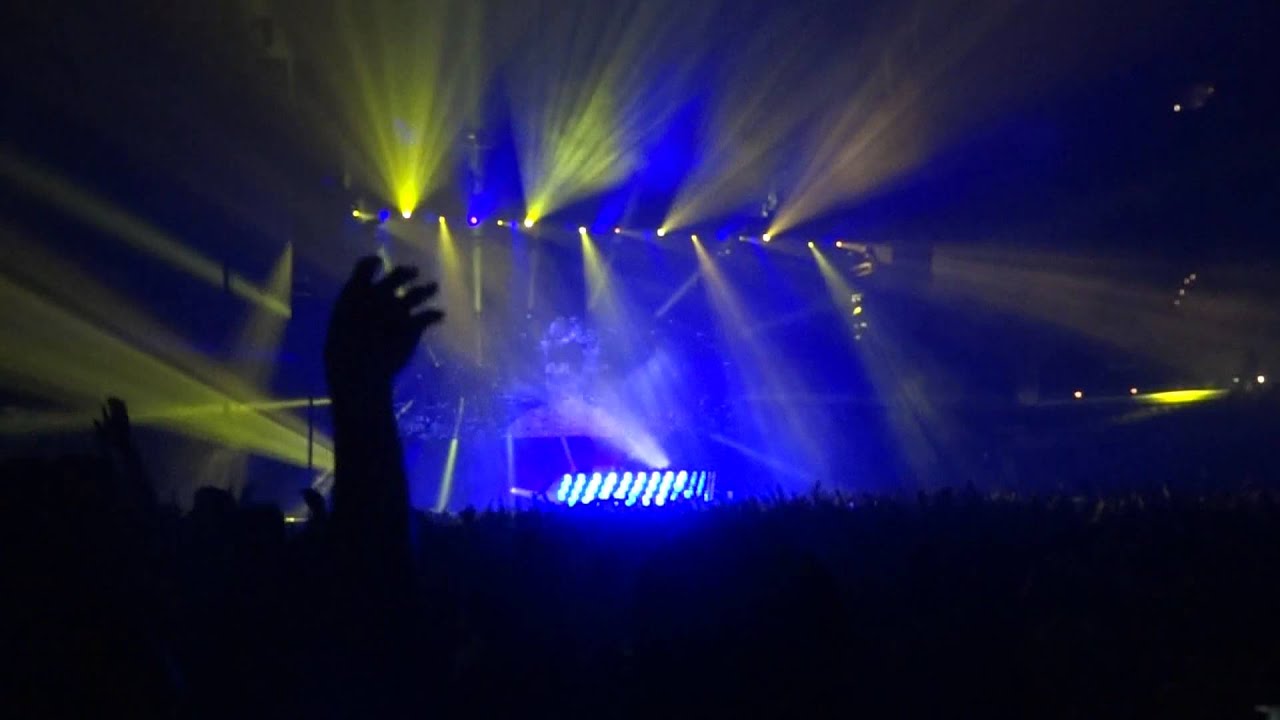 Tiesto at Staples Center with DJ Alvaro 'Make the Crowd Go'