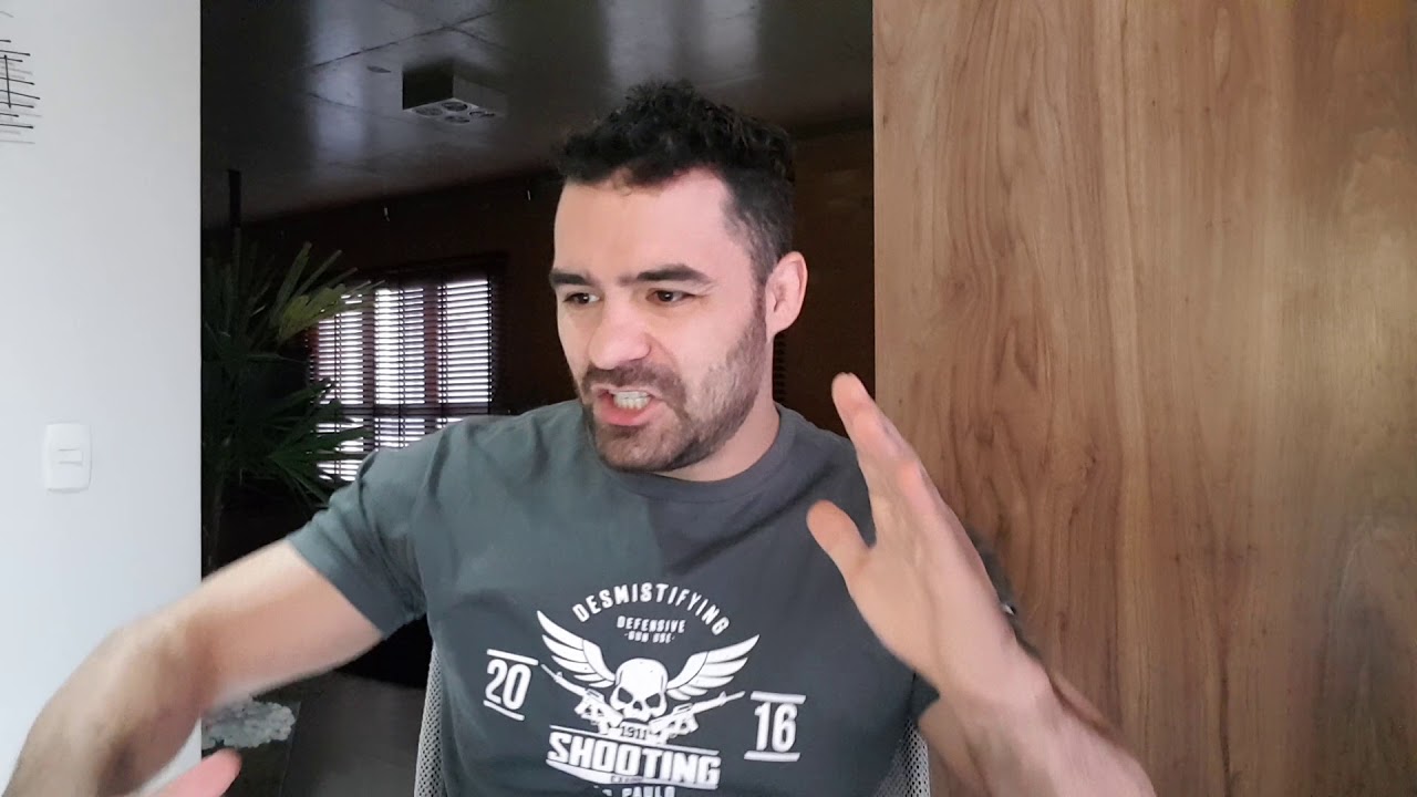 Julio Cocielo Racista? Cau&ecirc; Moura / Rafinha Bastos - Politicamente Correto
