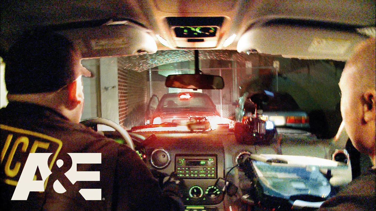 Cops LOSE Suspect After He Takes Off On Foot | Jacked: Auto Theft Task Force | A&E