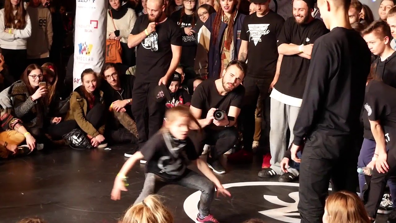 KRUMP  7 years old girl Kornelia Romaniuk - krump battle SDS 2018