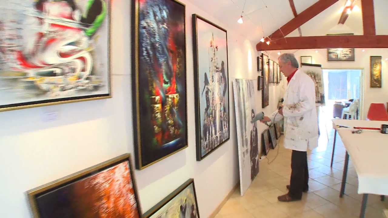 Le peintre Yves de l'Avouillette dans son atelier - L'art en boîte