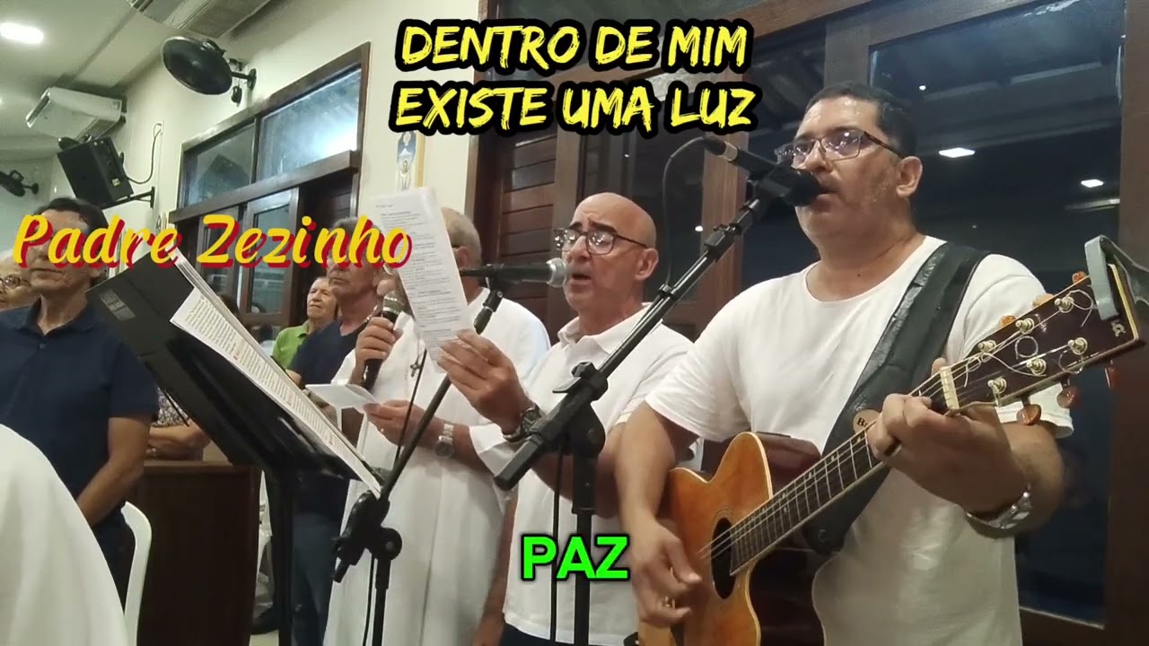 Dentro de mim existe uma luz. Minha luz é Jesus me conduz pelos caminhos da paz. Padre Zezinho 1985.