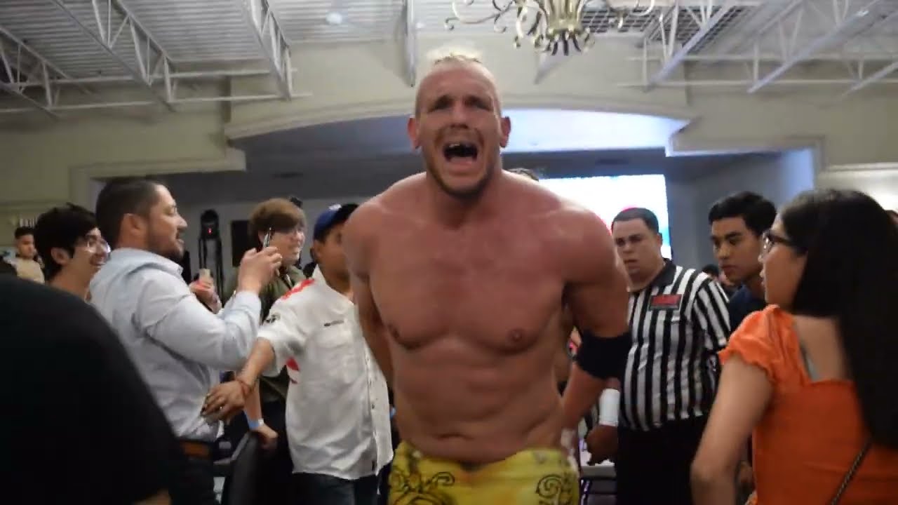 Texano Jr. Vs Sam Adonis (Lucha Libre AAA) en 3Bat Productions.