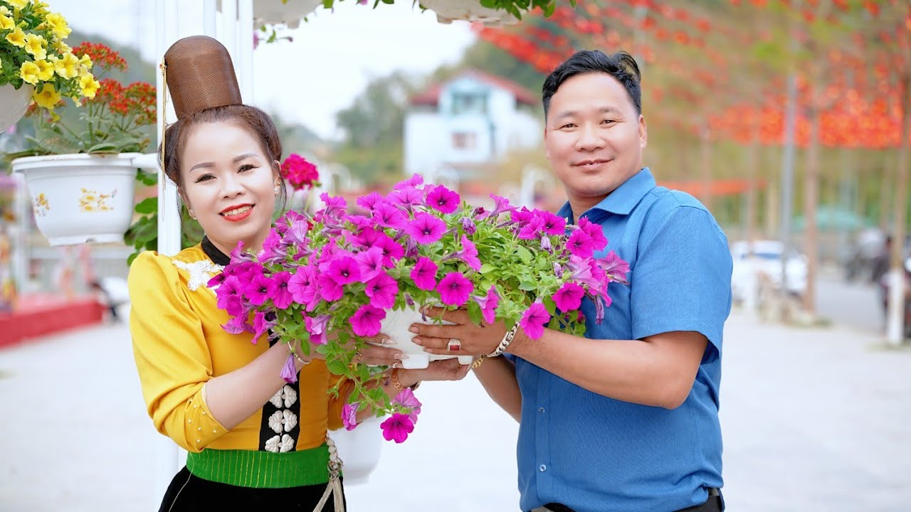 Lần đầu tiên chủ kênh dũng tươi gặp được em thích hát về người tình cũ năm xưa rất hay 