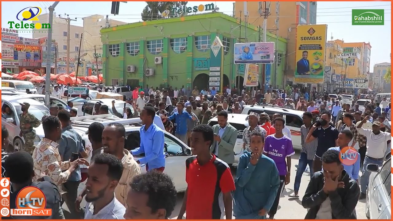 Musharax Cabdiraxmaan Cirro Oo Horkacaya Banaan-Baxa Suuqa Hargaysa Ka Socda.