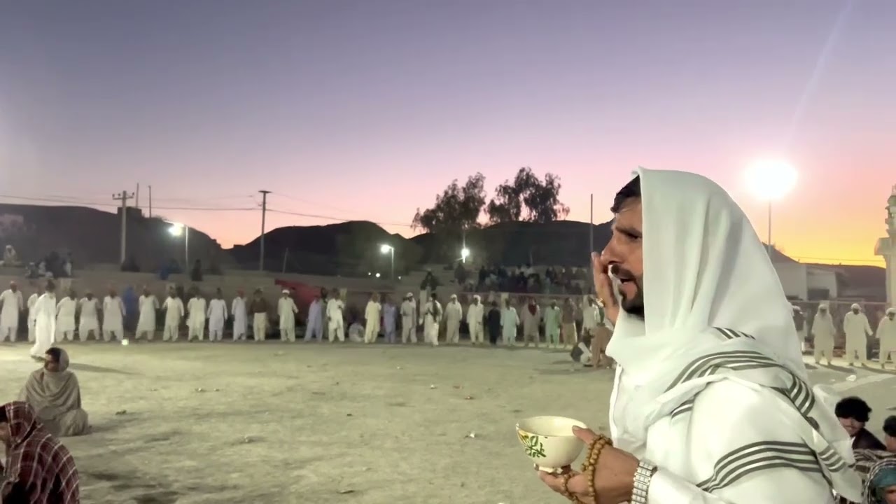 یاران مَجلس ءُ چوگان اِنت کہ ننداں محمد ءِ دیوان ءَ ما ننداں محمد ءِ دیوان ءَ مالوٹاں واجہے دیدار ءَ