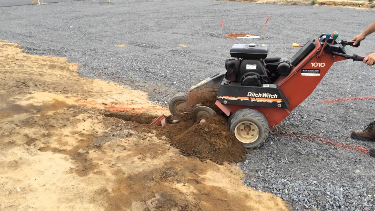 Excavation de tranchée pour enfouissement (partie 1)