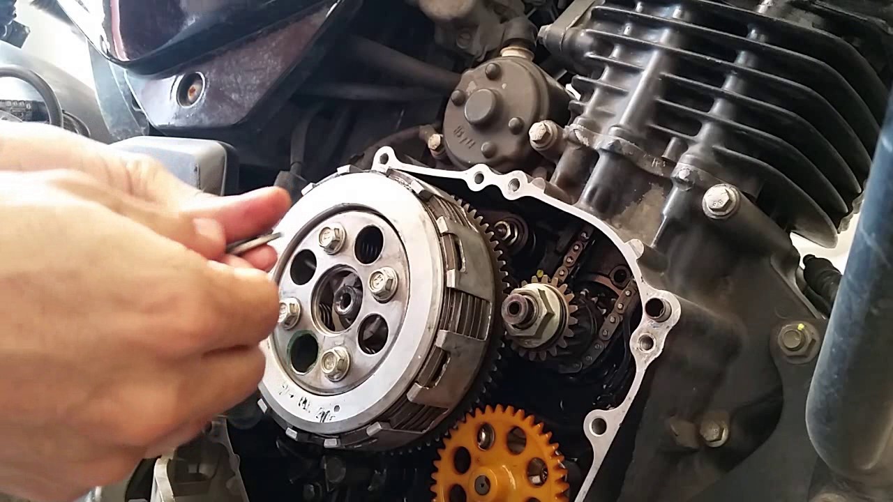 CAMBIO DISCOS CLUTCH MOTO PULSAR 135