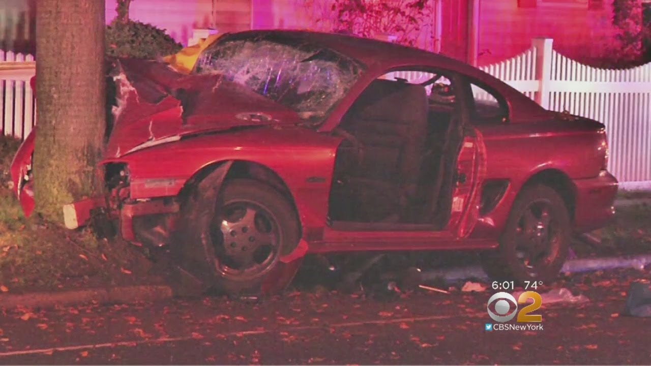 2 Dead, 2 Injured In Lindenhurst Car Crash