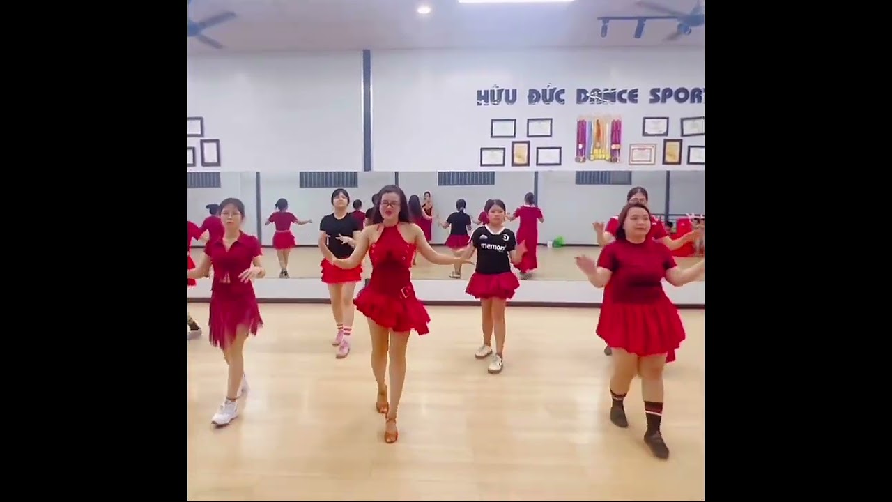 Nhảy Một Bóng Mình Ta - ChaChaCha | Choreo Trân Hứa | Lớp Zumba 