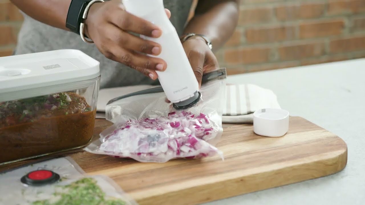 How To Store Leftovers With Fresh & Save Vacuum Food Storage System | ZWILLING