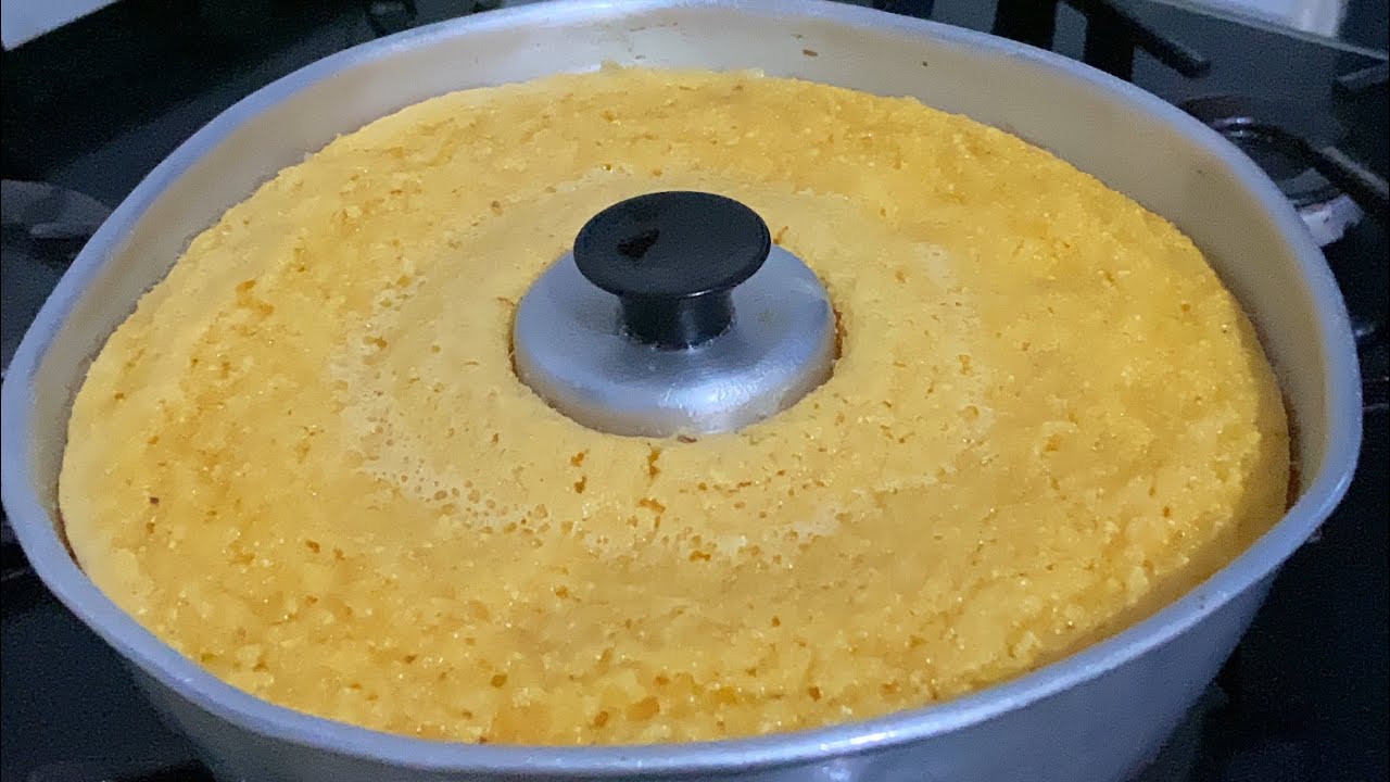 Когда у меня есть кукурузная мука и кукурузные зерна, я пеку этот пирог.