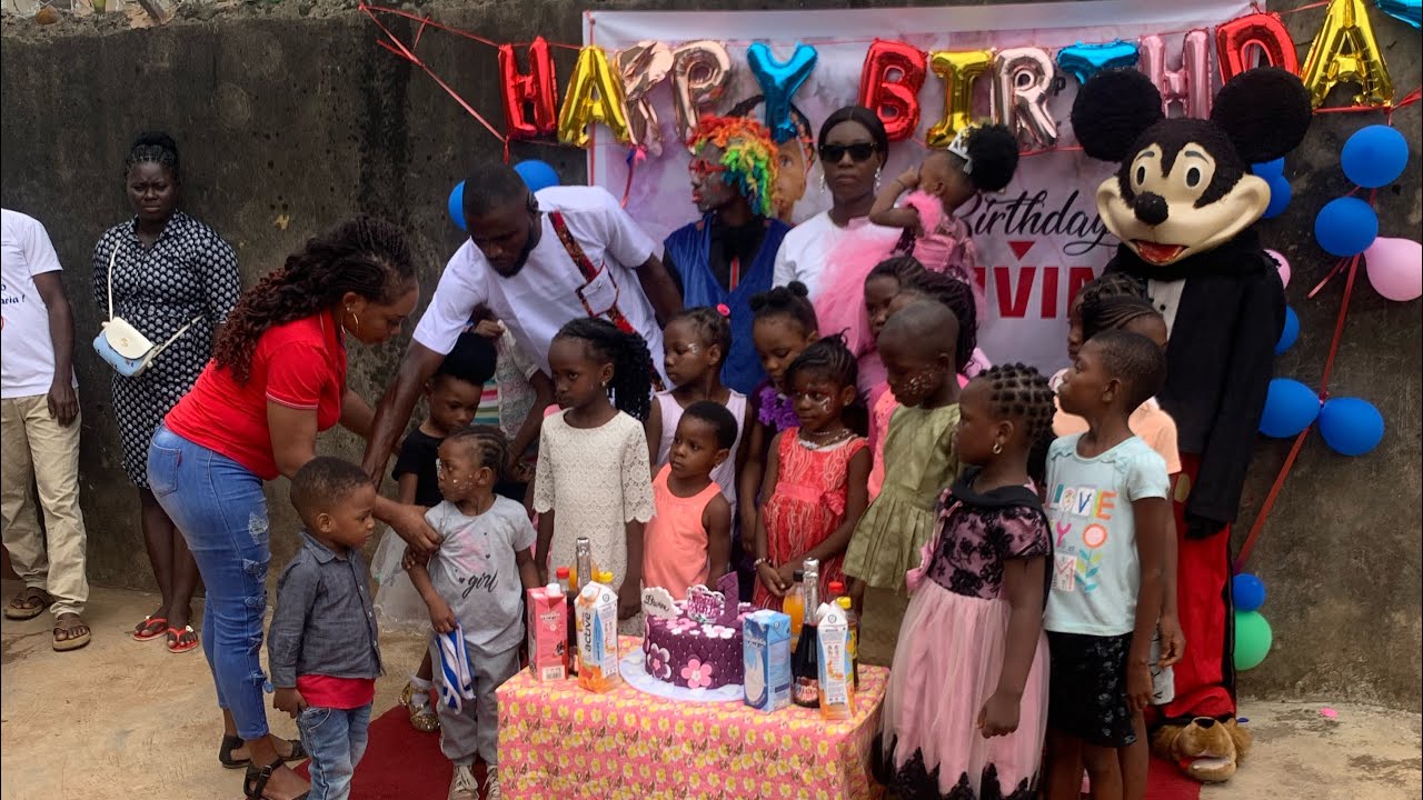 What Nigerians Do At A Children’s Birthday Party! 