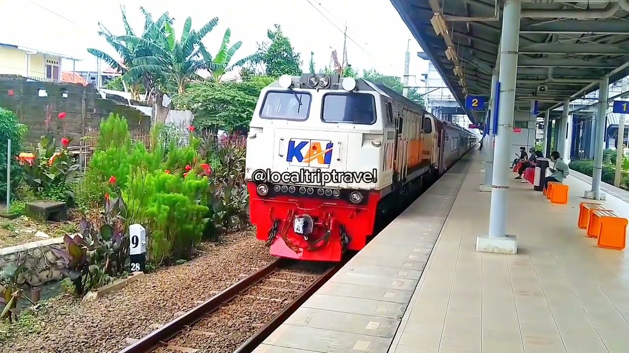 RAILWAY CROSSING 2 Rute Perjalanan Kereta Api Local dan Commuter Line Jakarta
