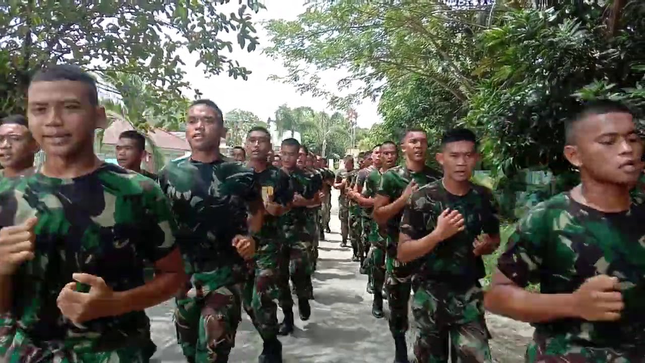 Lari Jalanan di akhiri dengan Yel-yel Pembakar semangat | Bintara Tamtama Remaja Baru TNI AD 2020