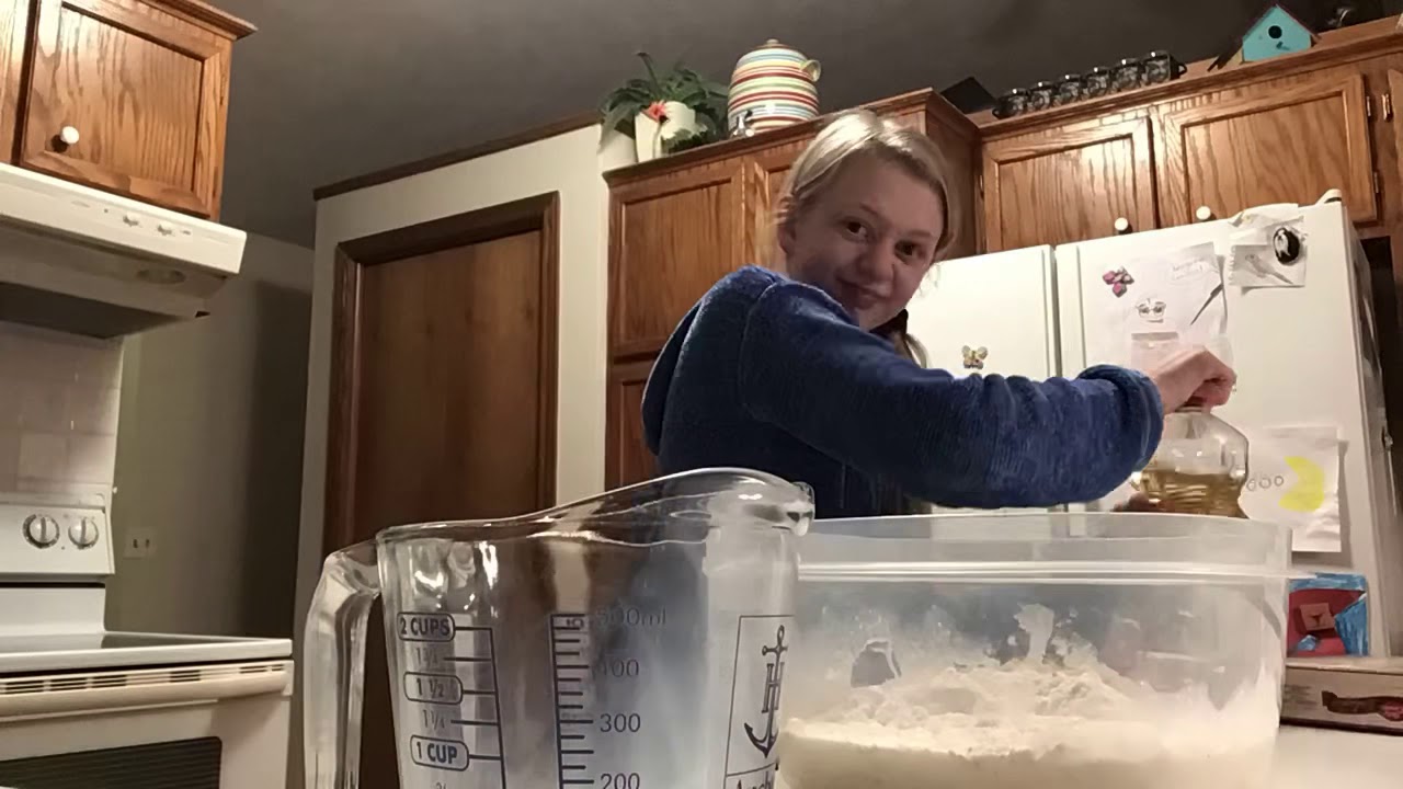 Baking a cake time lapse part one (making the cake)