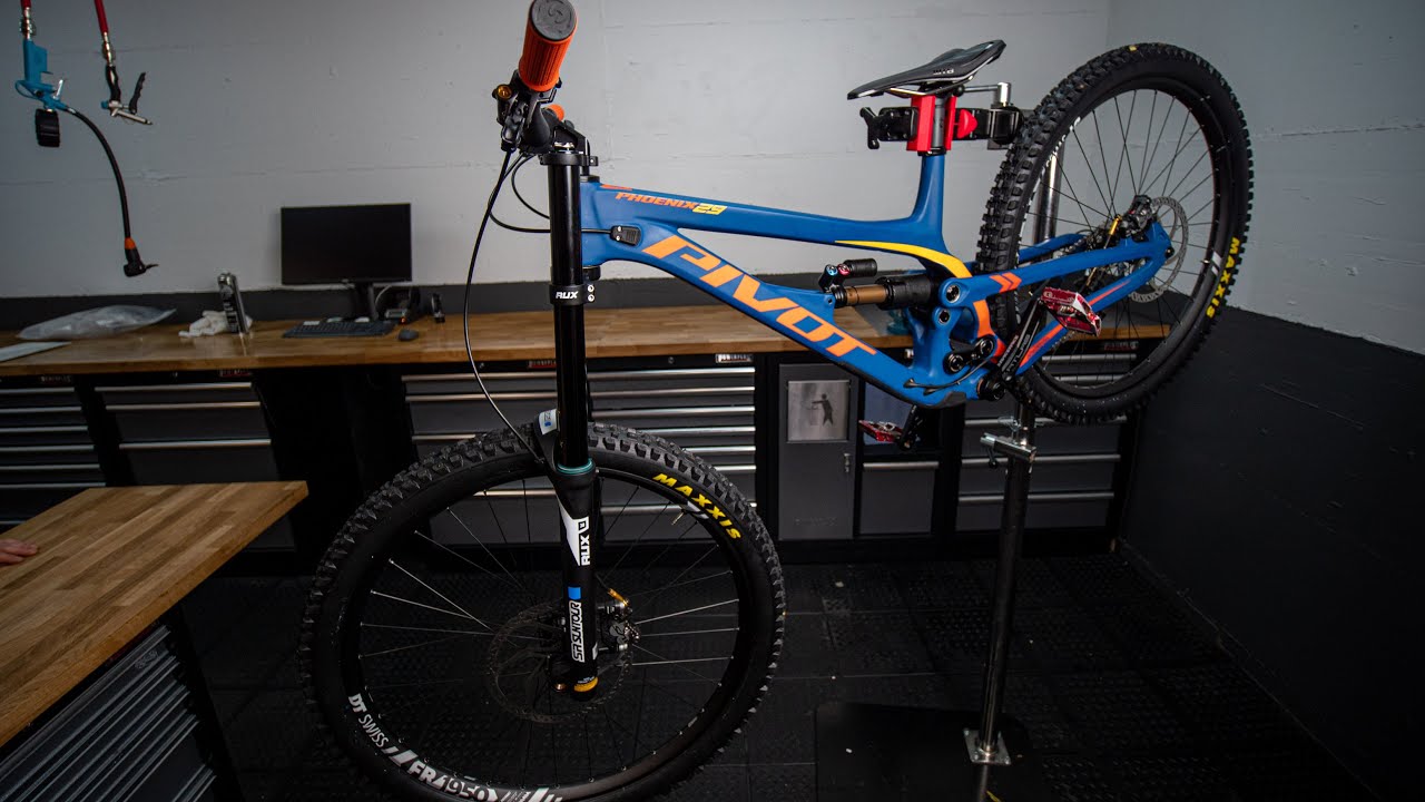 Pivot Phoenix 29 Build - Tilit Bikes Shop