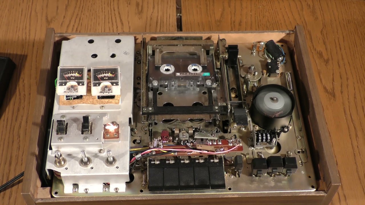 AKAI GXC - 65D The first auto-reverse cassette deck