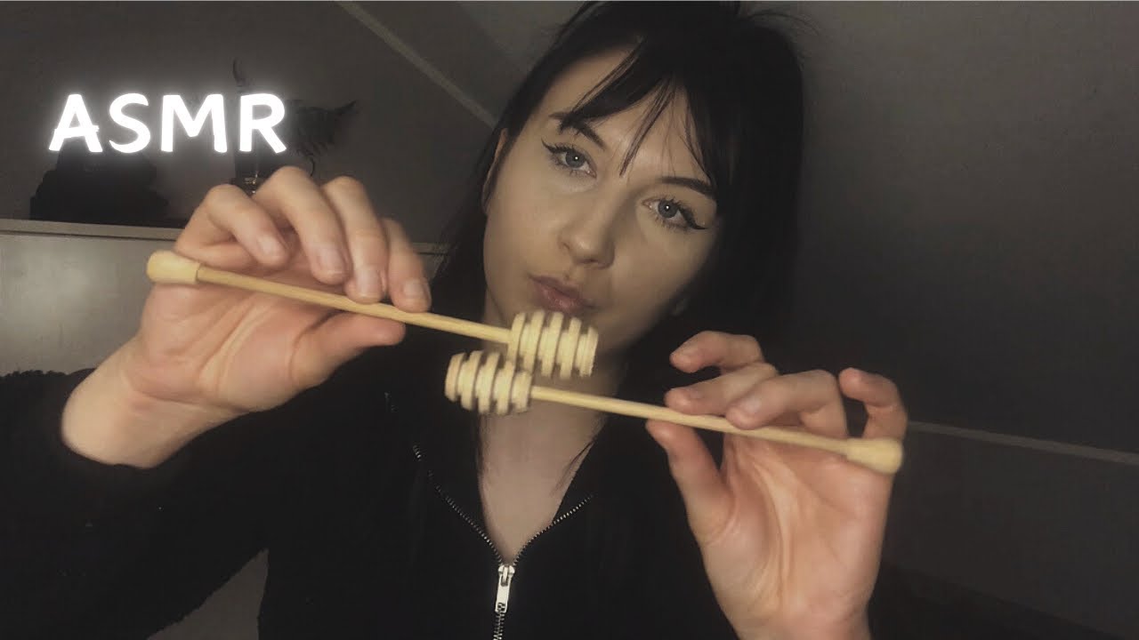ASMR| HONEY SPOONS WITH MOUTH SOUNDS