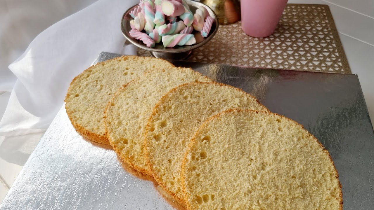 Blat Sponge cu fulgi de cocos - un deliciu parfumat și pufos | Pasiune & Savoare