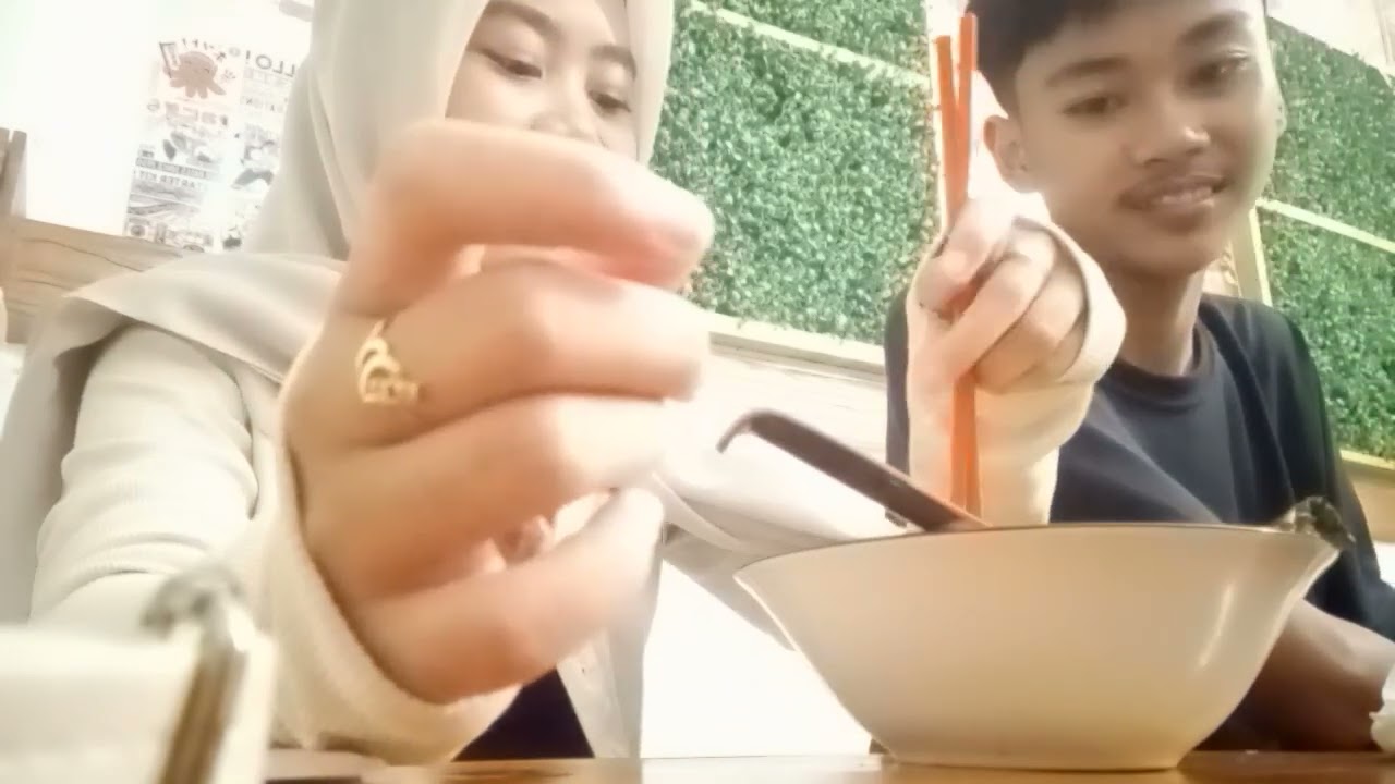 makan ramen guys