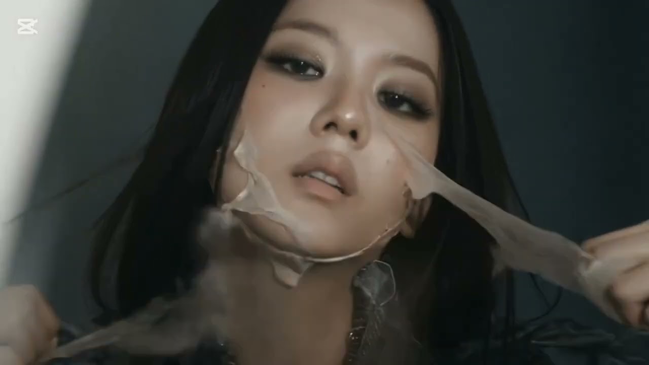 @BLACKPINK @jennierubyjane @sooyaaa__ @roses_are_rosie @wearelloud 