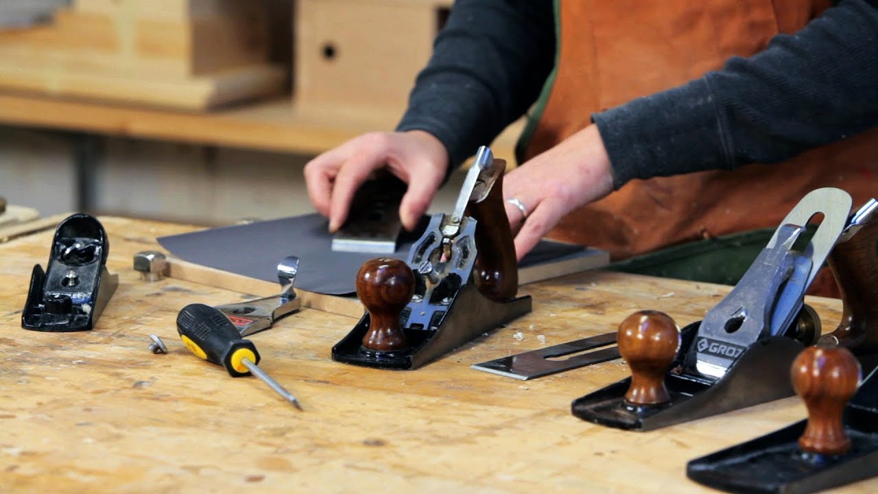 Sharpen Blade When Tuning a Hand Plane | Woodworking