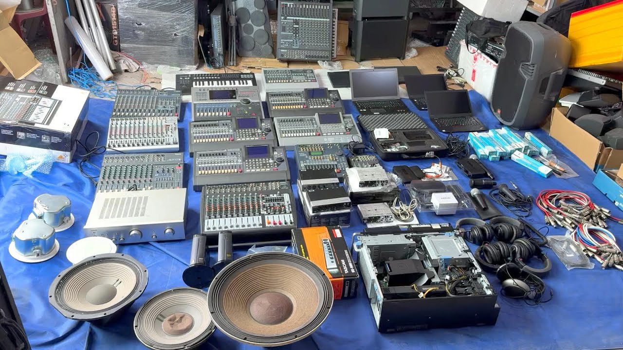 MIXER ROLAND .YAMAHA.LAPTOP JBL 2268HPL.SHURE .SOUND CARD CANARE .