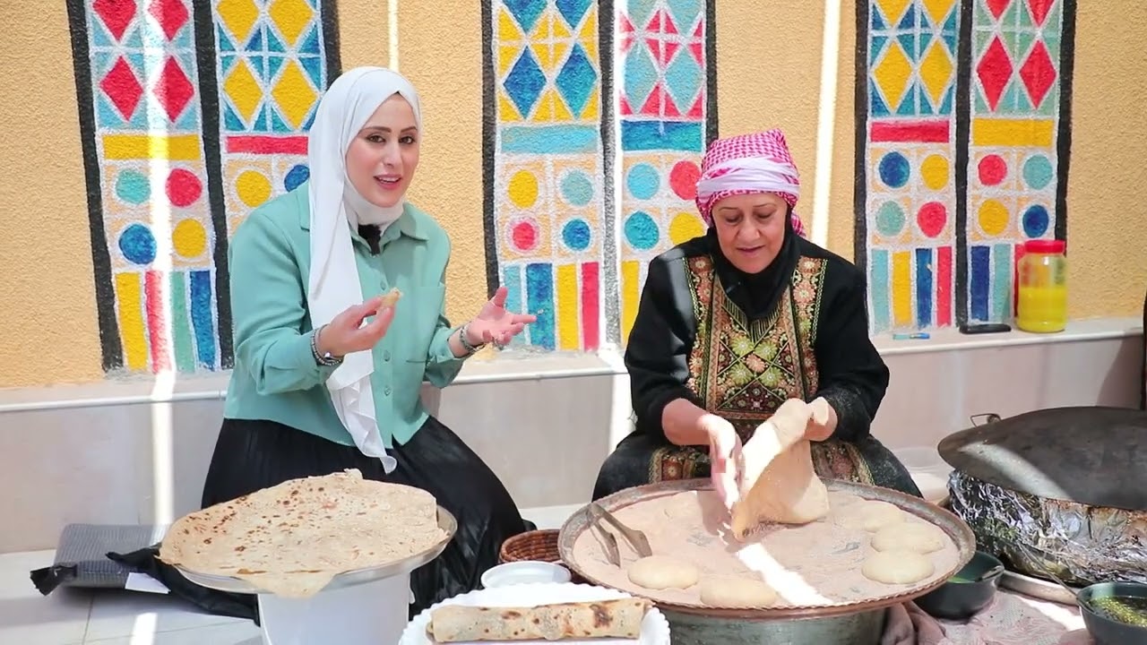ام انديرا نشمية سلطية تميزت بطريقة خبزها  ما قصتها؟