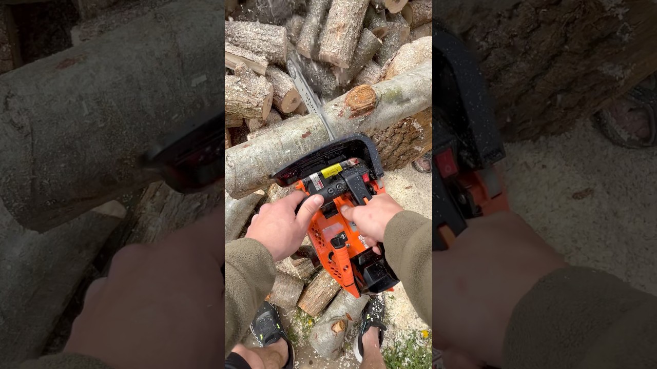Бензопила STURMAX в роботі