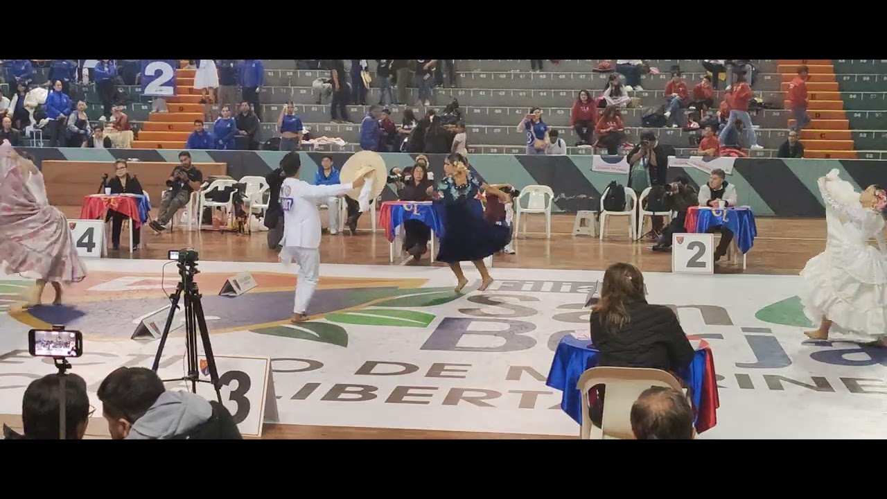 Final selectivo San Borja, campeones Novel B Club Libertad, Belén Valderrama y Mauricio Vitella